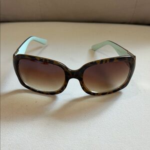 Women’s Tortoise Shell fashion Sunglasses with Mint Temple Arms